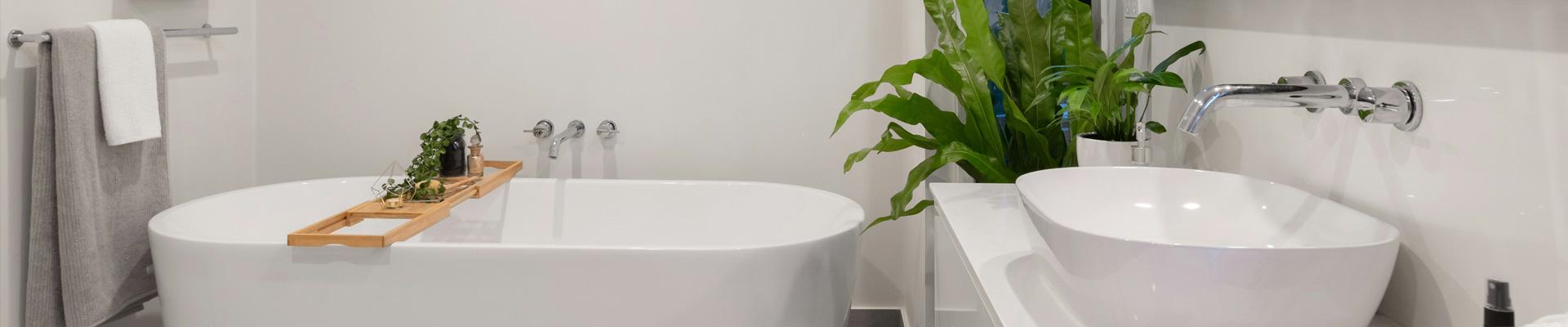 Large holiday cottages available in Bishops Castle, a hilltop town in Shropshire sits on the Welsh border and has lovely accomodation with relaxing bathing areas