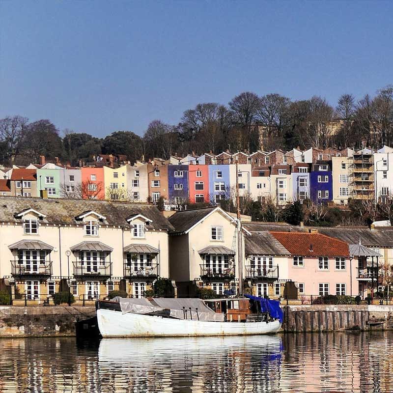Find Large Cottages in Bristol that Sleeps 8 or More