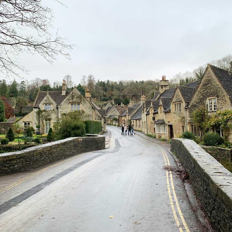 Find Large Cottages in Chippenham that Sleeps 8 or More