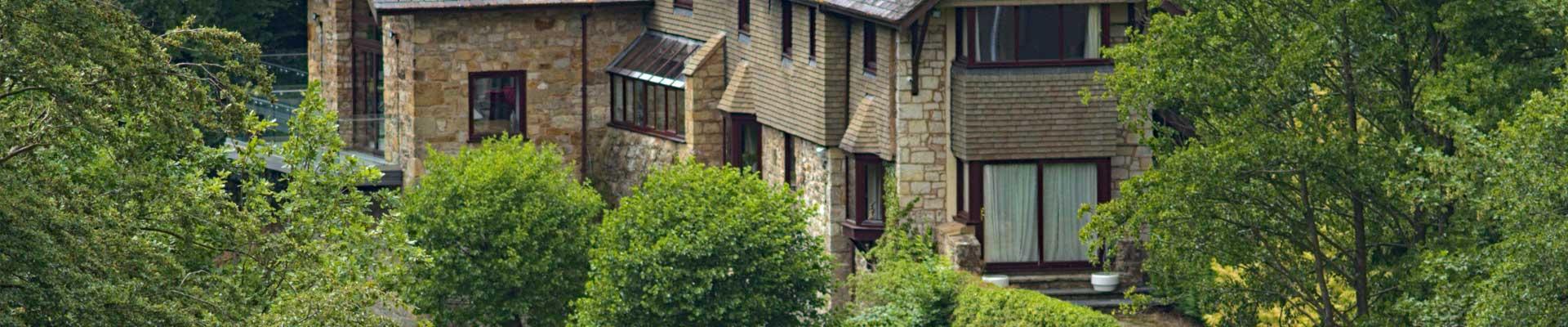 Large holiday cottages available in Chirk, a border town in Wrexham Shropshire, Suitable for families and group bookings who love all activities near and on the water 