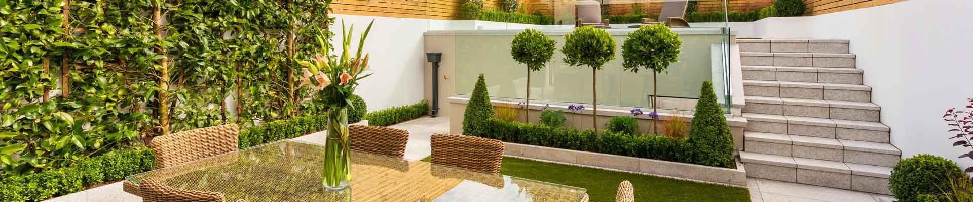 Large holiday cottages available in Clun, a border town in Shropshire which offers accomodation benefitting from large, spacious and relaxing outdoor living areas