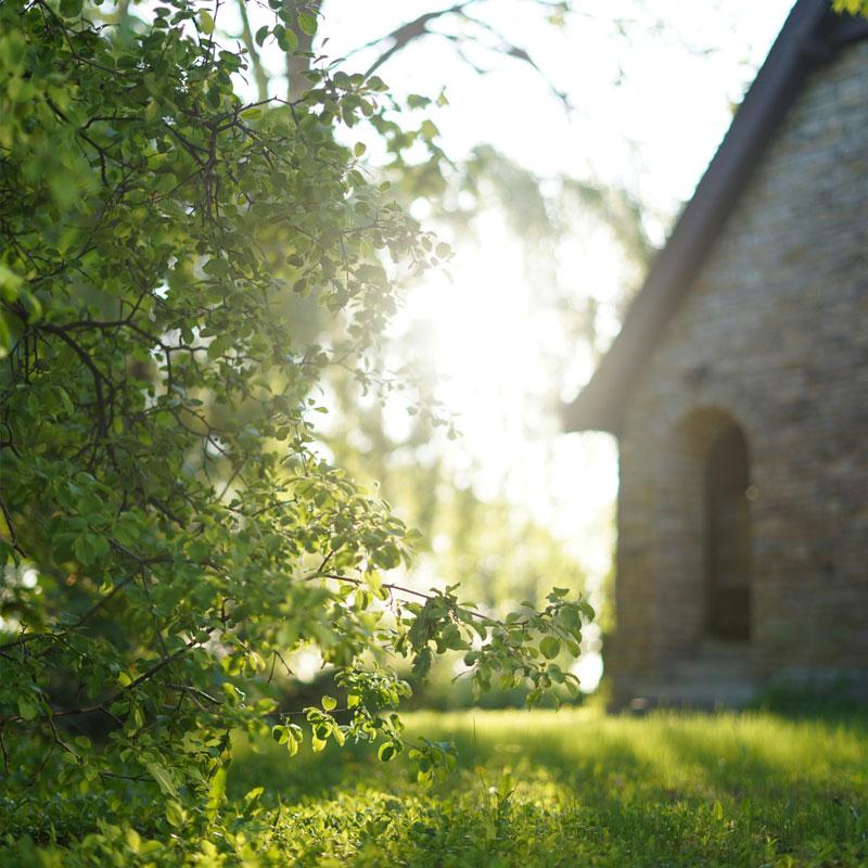 Find Large Cottages in Eye that Sleeps 8 or More