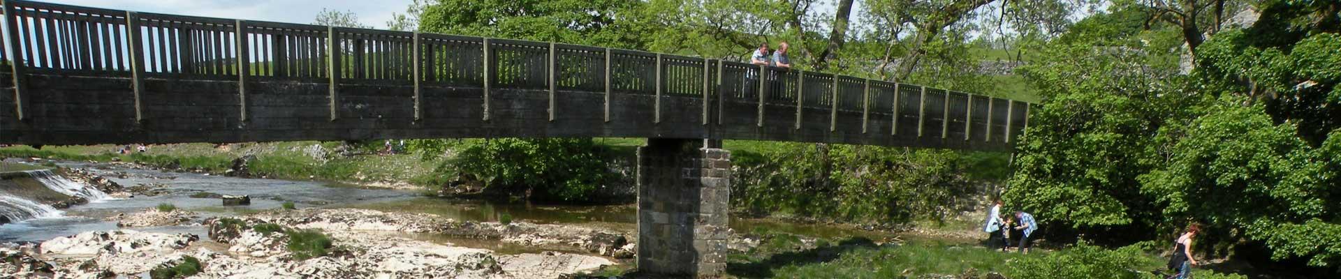 Large holiday cottages available in Gargrave, North Yorkshire. Suitable for families and group bookings who enjoy riverside walks