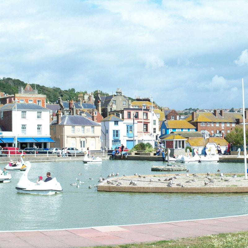 Find Large Cottages in Hastings that Sleeps 8 or More