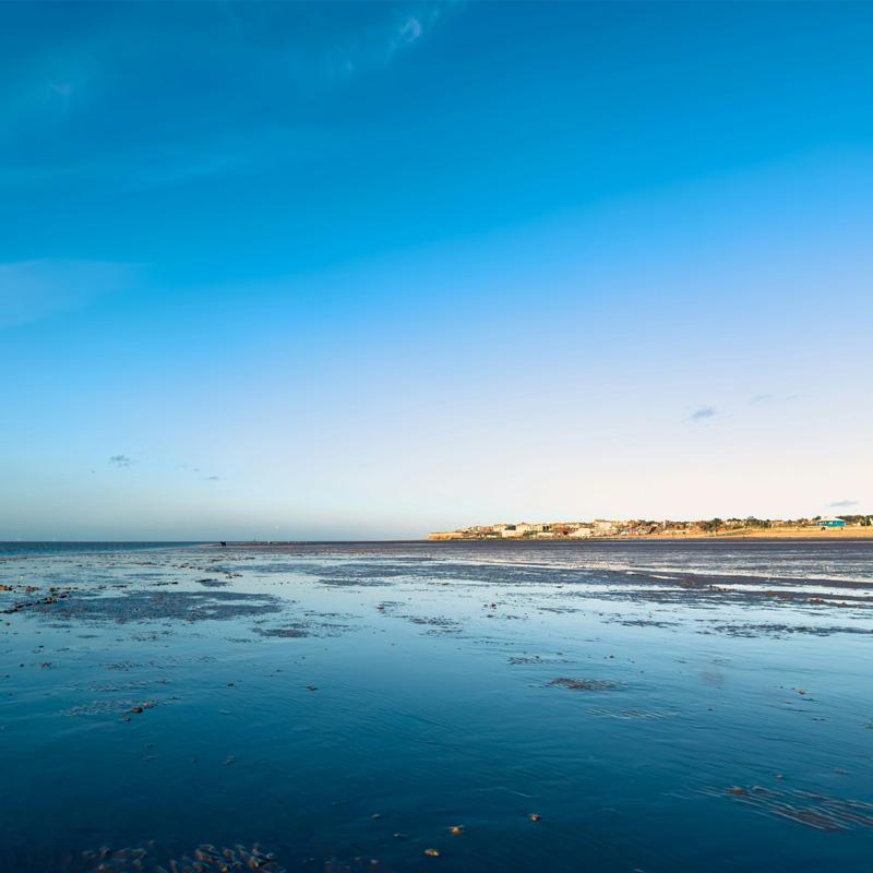 Find Large Cottages in Hunstanton that Sleeps 8 or More