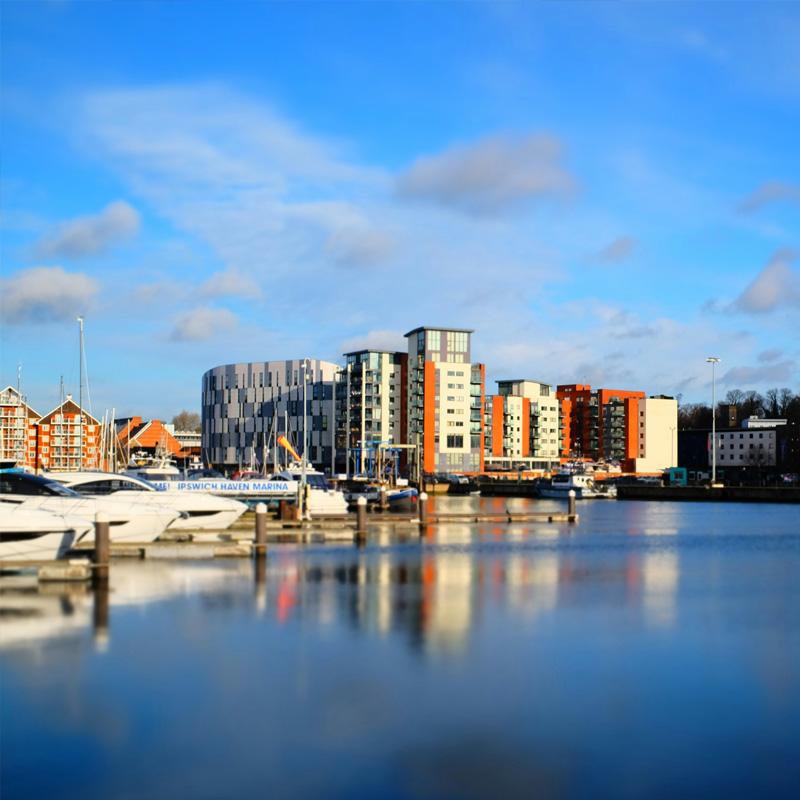 Find Large Cottages in Ipswich that Sleeps 8 or More