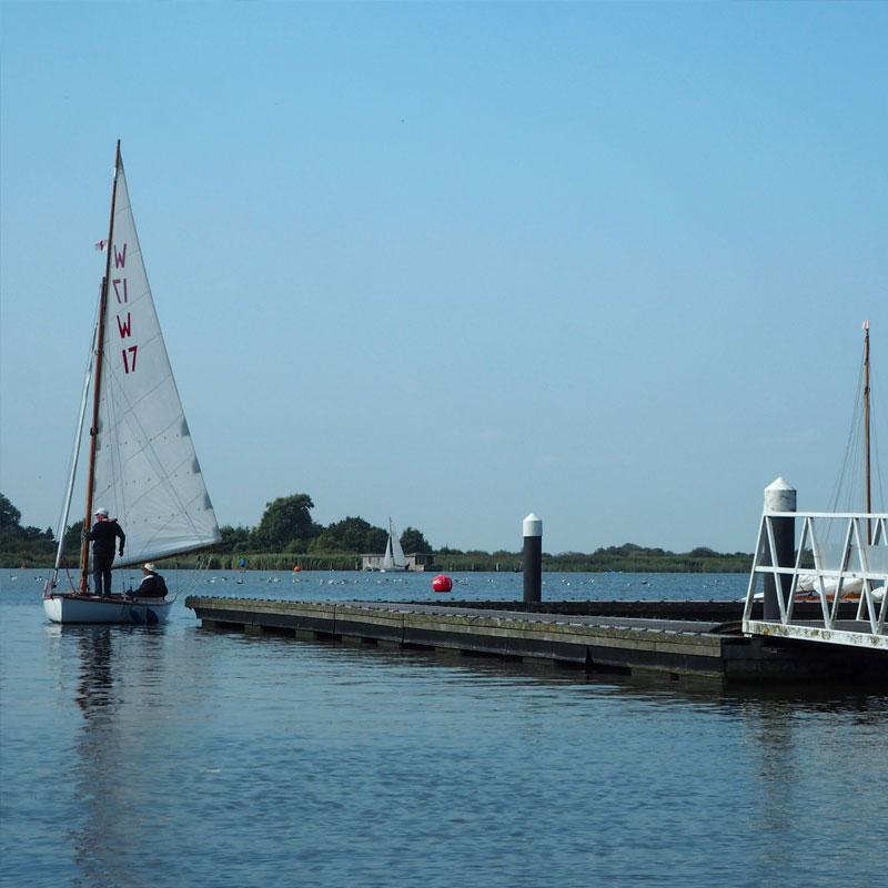 Find Large Cottages in Lowestoft that Sleeps 8 or More