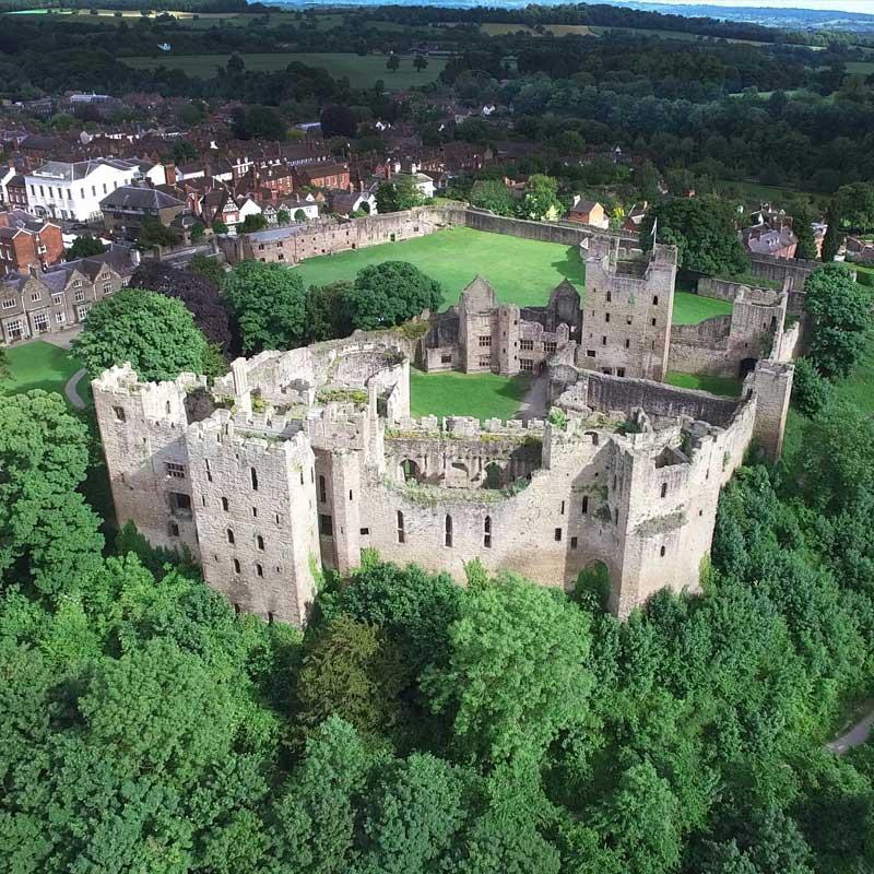 Find Large Cottages in Ludlow that Sleeps 8 or More