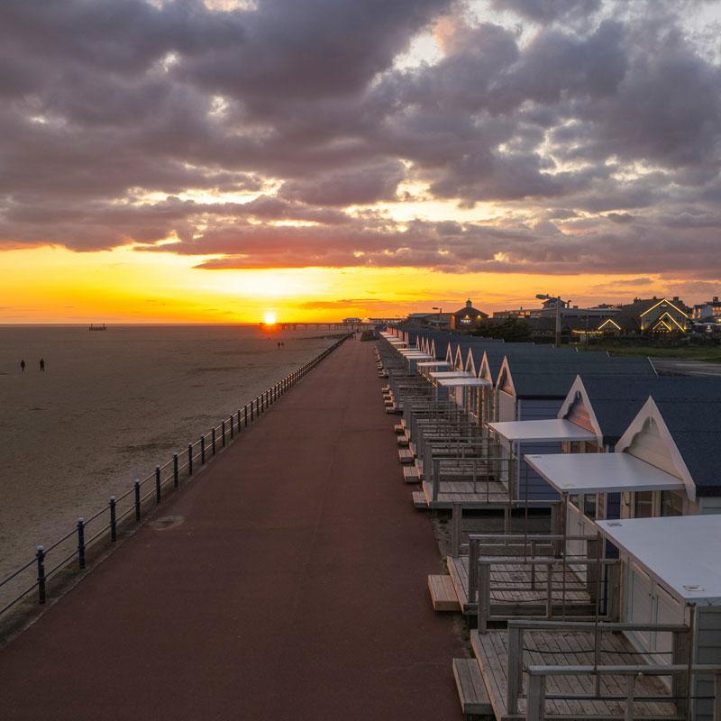 Find Large Cottages in Lytham St Annes that Sleeps 8 or More