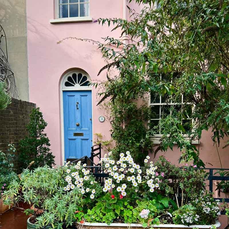 Find Large Cottages in Meltham that Sleeps 8 or More