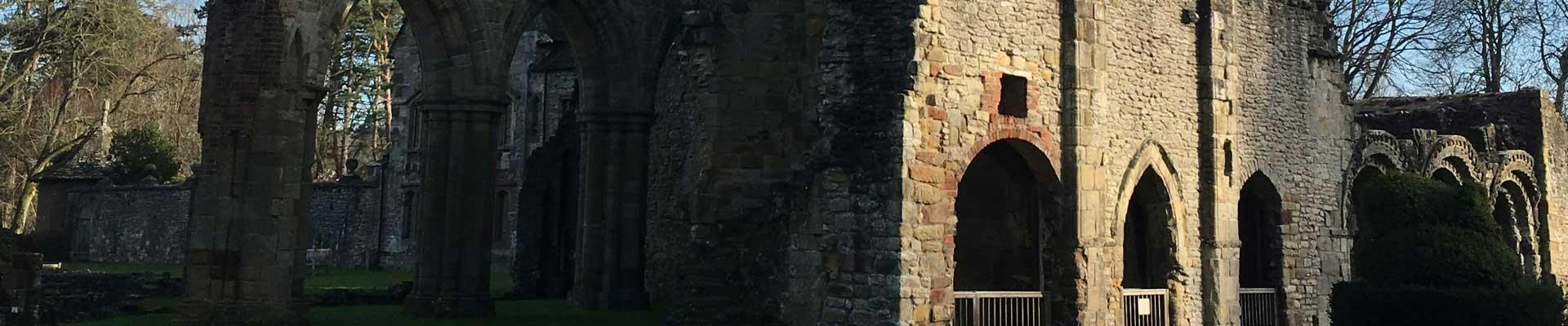 Large holiday cottages available in Much Wenlock, a small historic town in Shropshire with old priory ruins to explore