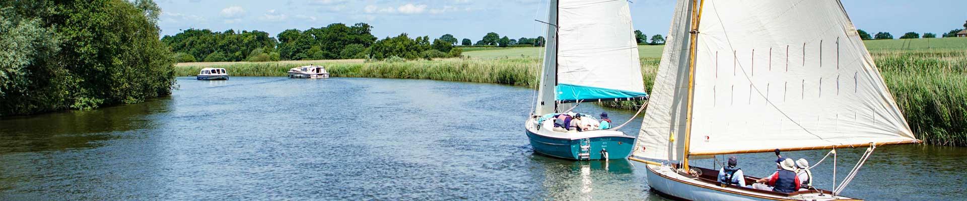 Large holiday cottages available in Norfolk. Suitable for families and group bookings who enjoy exploring The Norfolk Broads which are great for boating and wildlife spotting