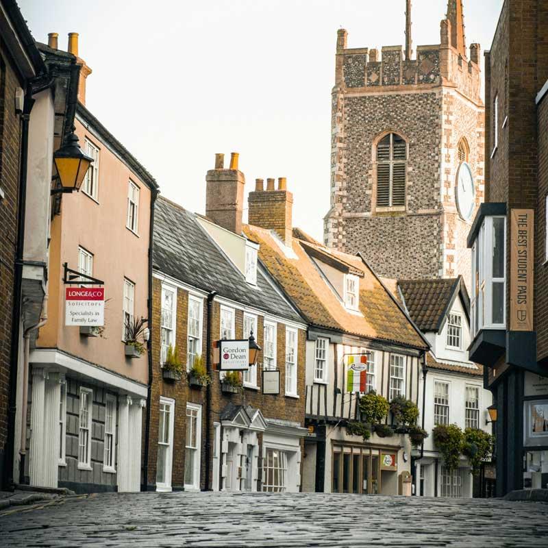 Find Large Cottages in Norwich that Sleeps 8 or More