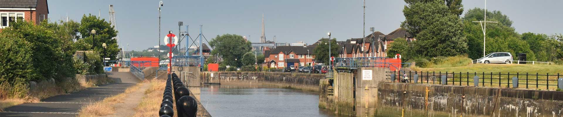 Large holiday cottages available in Preston, a vibrant city in Lancashire where the River Ribble provides kayaking and cycling opportunities