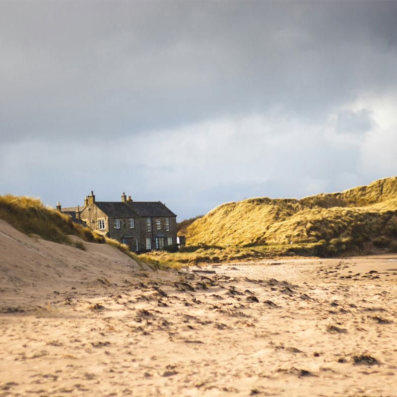 Find Large Cottages in Seahouses that Sleeps 8 or More