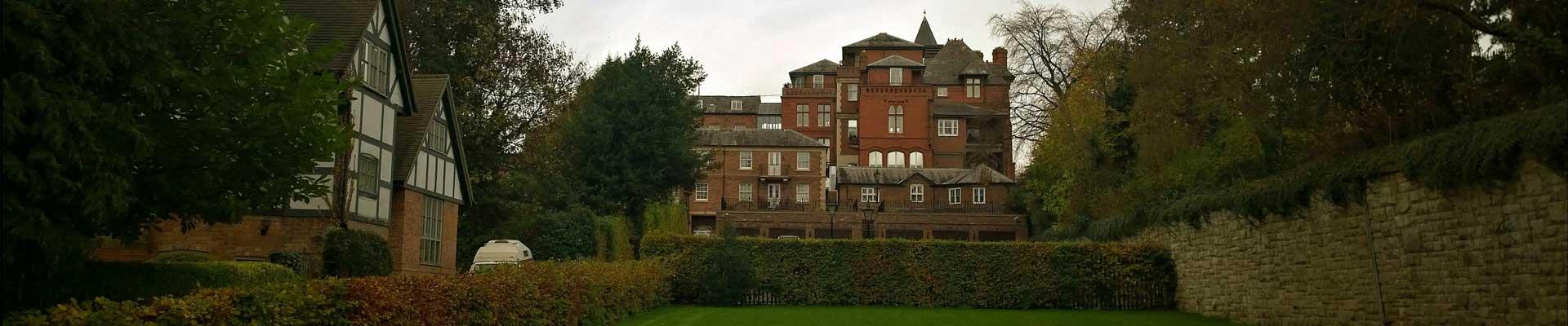Large holiday cottages available in Shrewsbury, a county town in Shropshire which offers grande accomodation benefitting from large, outdoor living areas