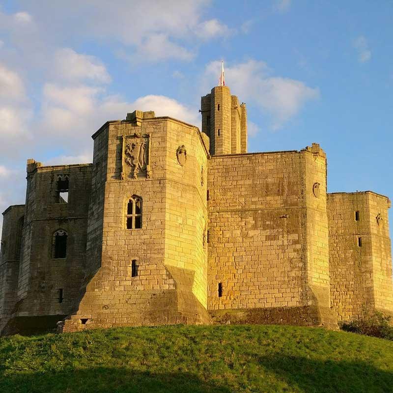 Find Large Cottages in Warkworth that Sleeps 8 or More