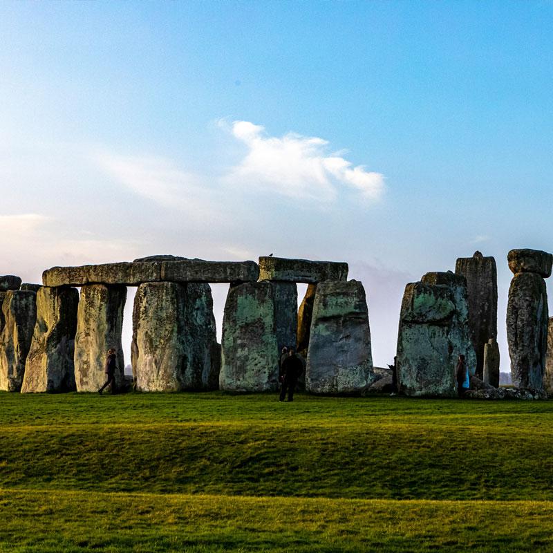 Find Large Cottages in Wiltshire that Sleeps 8 or More