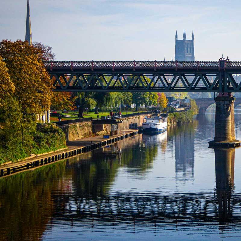 Find Large Cottages in Worcester that Sleeps 8 or More