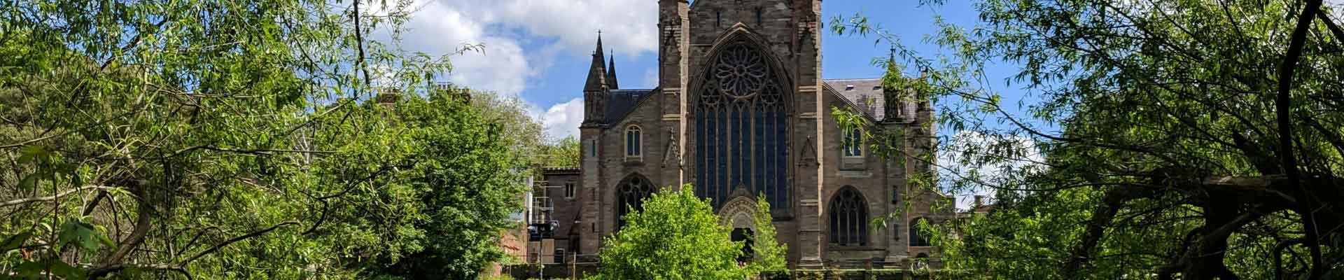 Large holiday cottages in Worcestershire with access to great days out nearby like visiting Worcester Cathedral