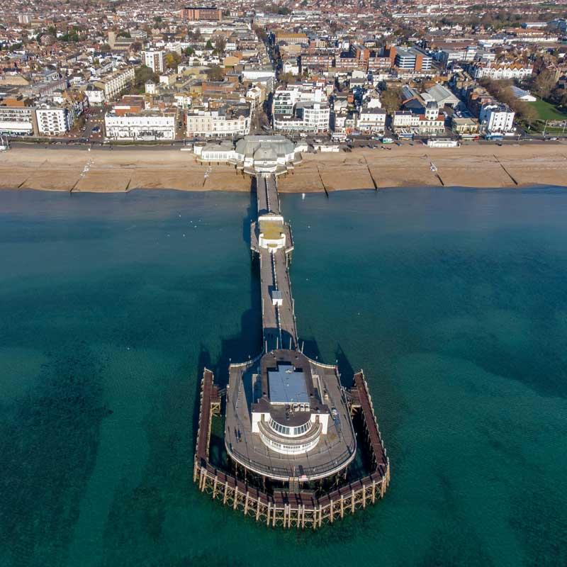 Find Large Cottages in Worthing that Sleeps 8 or More