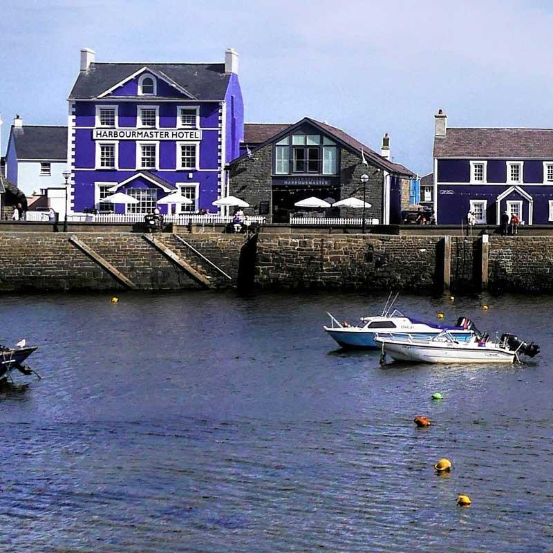 Find Large Cottages in Aberaeron that Sleeps 8 or More