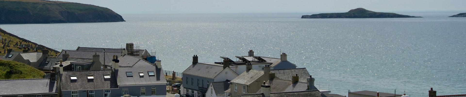 Large holiday cottages available in Aberdaron, Gwynedd, perfect for those who enjoy to be by the coastline
