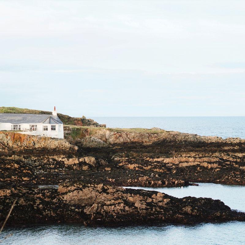 Find Large Cottages in Amlwch that Sleeps 8 or More