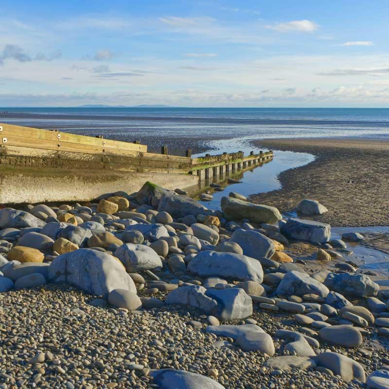 Find Large Cottages in Amroth that Sleeps 8 or More