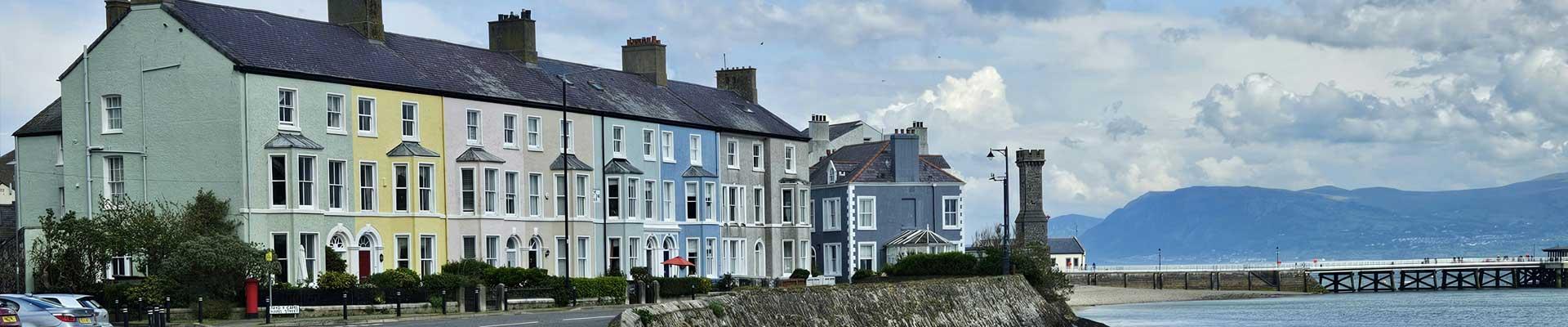 Large holiday cottages available in Beaumaris on The Isle of Anglesey, perfect for those who love coastal locations and mountain views