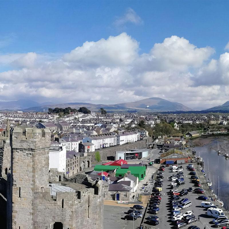 Find Large Cottages in Caernarfon that Sleeps 8 or More