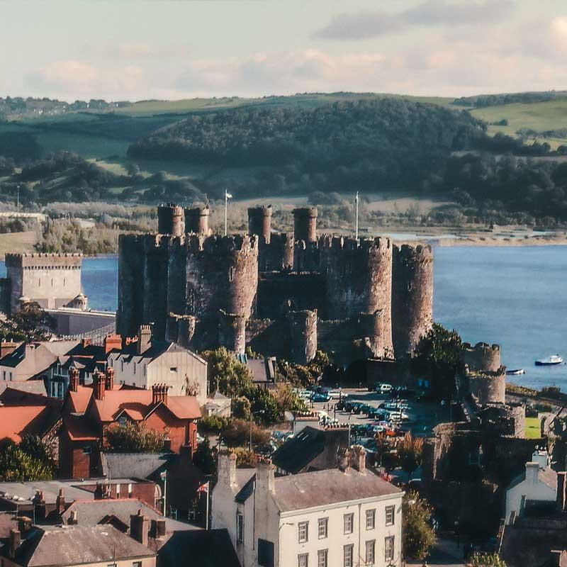 Find Large Cottages in Conwy that Sleeps 8 or More
