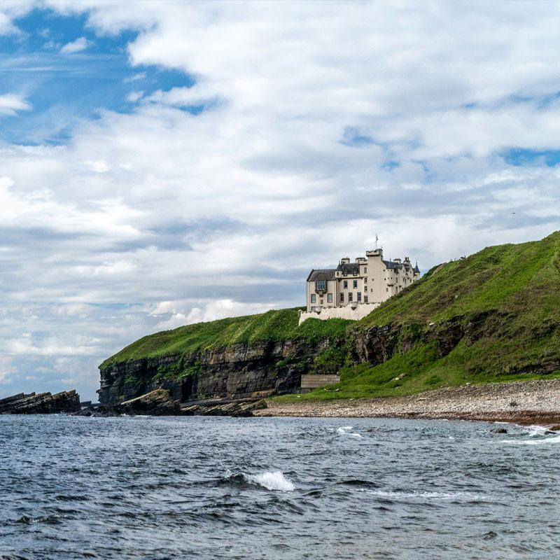 Find Large Cottages in Dunbeath that Sleeps 8 or More