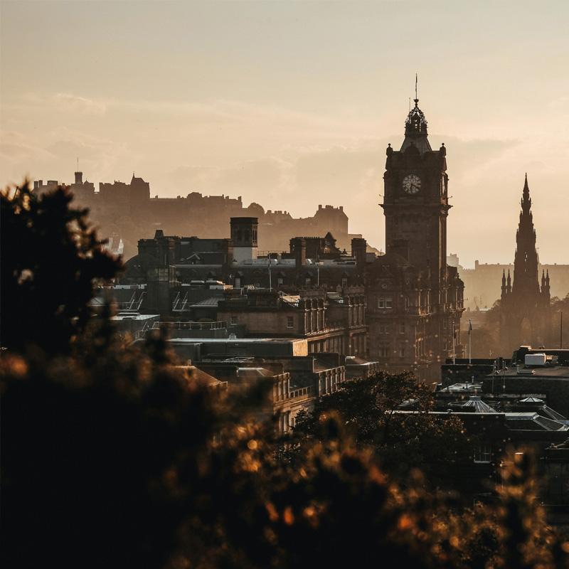 Find Large Cottages in Edinburgh that Sleeps 8 or More