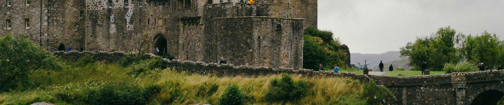 Discover large holiday cottages available in Fort William perfect for those who love the great outdoors, climbing nearby Ben Nevis or getting out on the water of Loch Linnhe