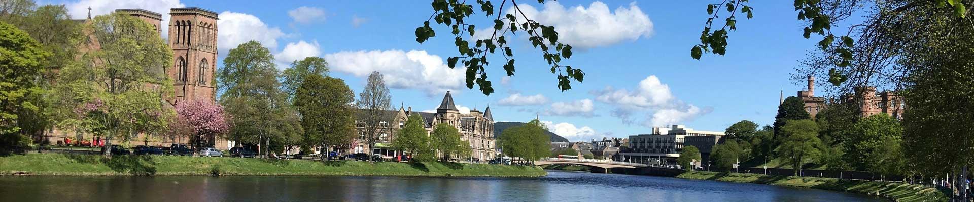 Discover large holiday cottages available in Inverness perfect for those who love the great outdoors, exploring the lively town and riverside walks