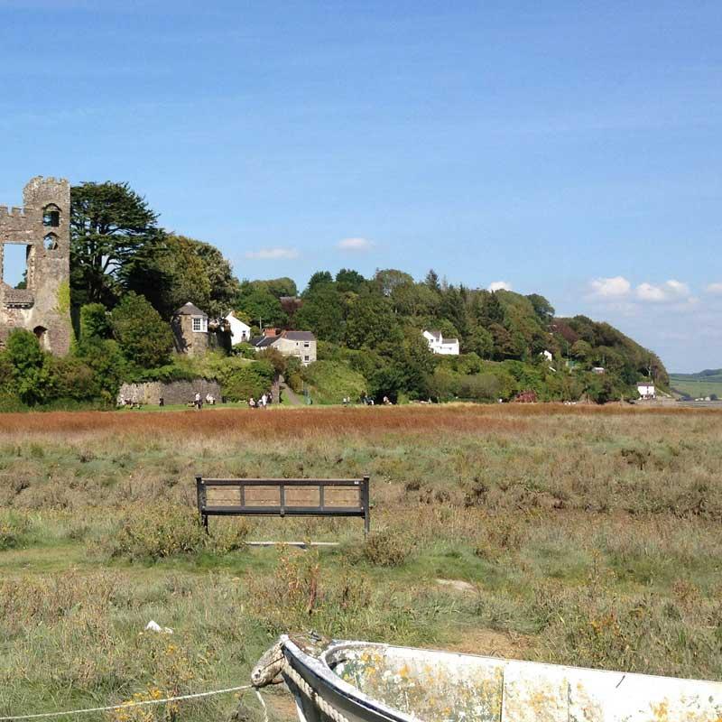 Find Large Cottages in Laugharne that Sleeps 8 or More