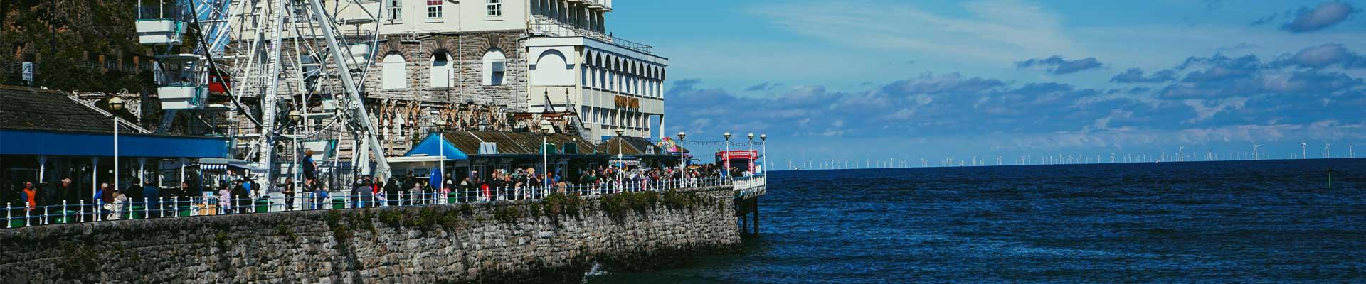 Large holiday cottages available in Llandudno, Conwy near to the beach which has exciting park rides