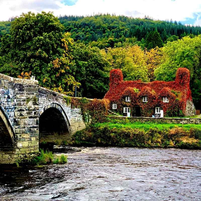 Find Large Cottages in Llanrwst that Sleeps 8 or More