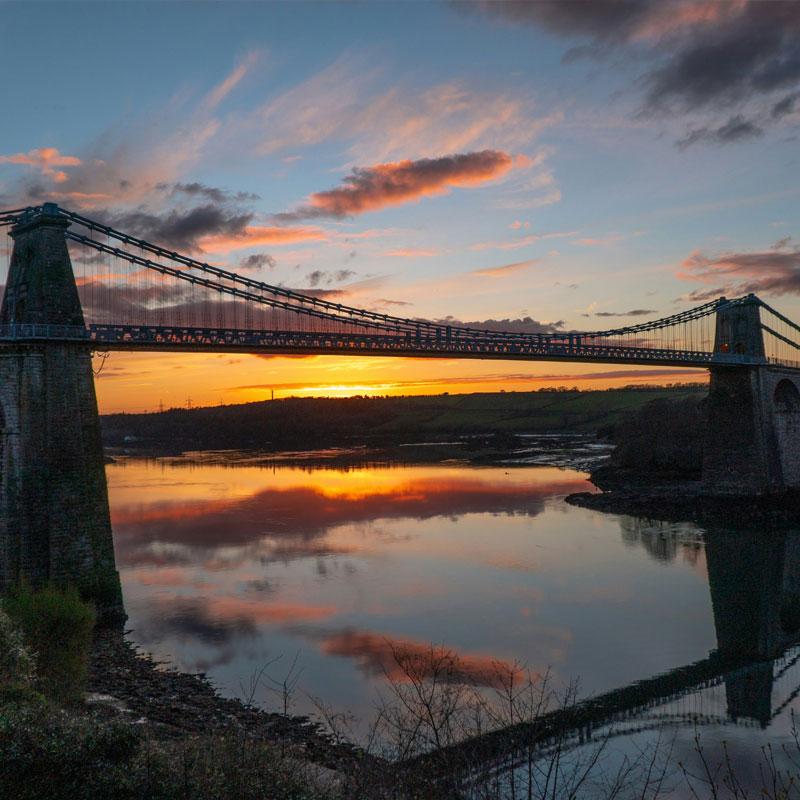 Find Large Cottages in Menai Bridge that Sleeps 8 or More