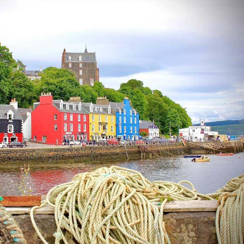 Find Large Cottages in Oban that Sleeps 8 or More