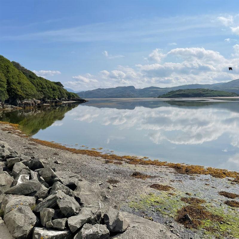 Find Large Cottages in Penrhyndeudraeth that Sleeps 8 or More