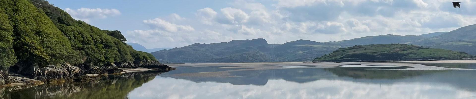 Large holiday cottages available in Penrhyndeudraeth, Gwynedd near to the stunning and beautiful Dwyryd Estuary