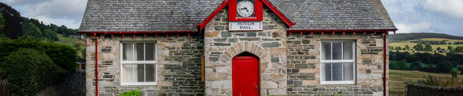 From this Pitlochry doorway enjoy woodland walks, visiting local dams and enjoy whiskey tours