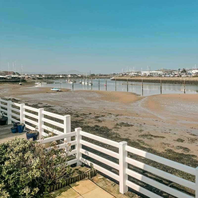 Find Large Cottages in Pwllheli that Sleeps 8 or More