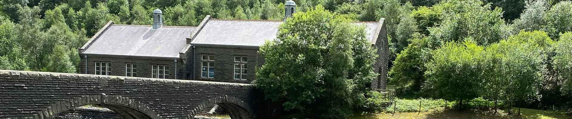 Stay in large holiday cottages in Rhayader, Powys with access to the nearby Elan Valley and beautiful countryside, forest and riverside walks