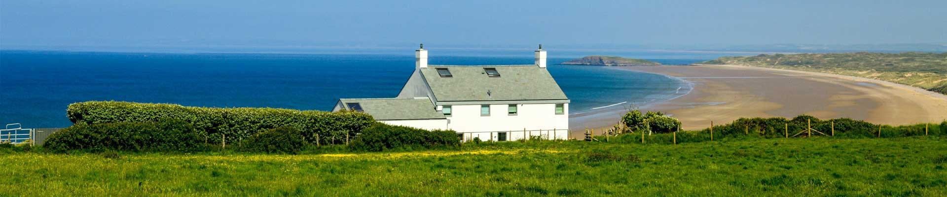 Discover large and luxurious holiday cottages in Rhossili with fantastic views of golden sandy beaches