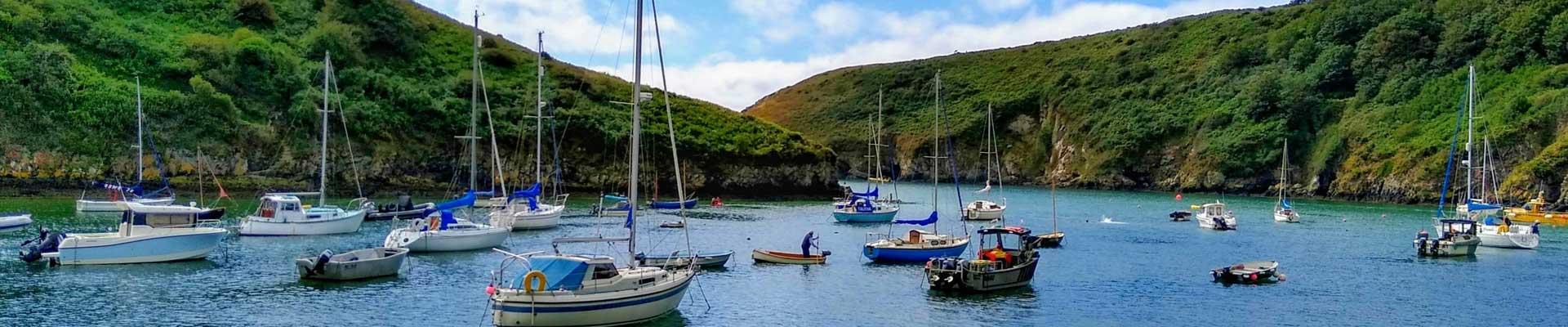 Discover large holiday cottages available in Solva, Pembrokeshire. A lovely harbourside village with plenty of options to explore the coastal paths
