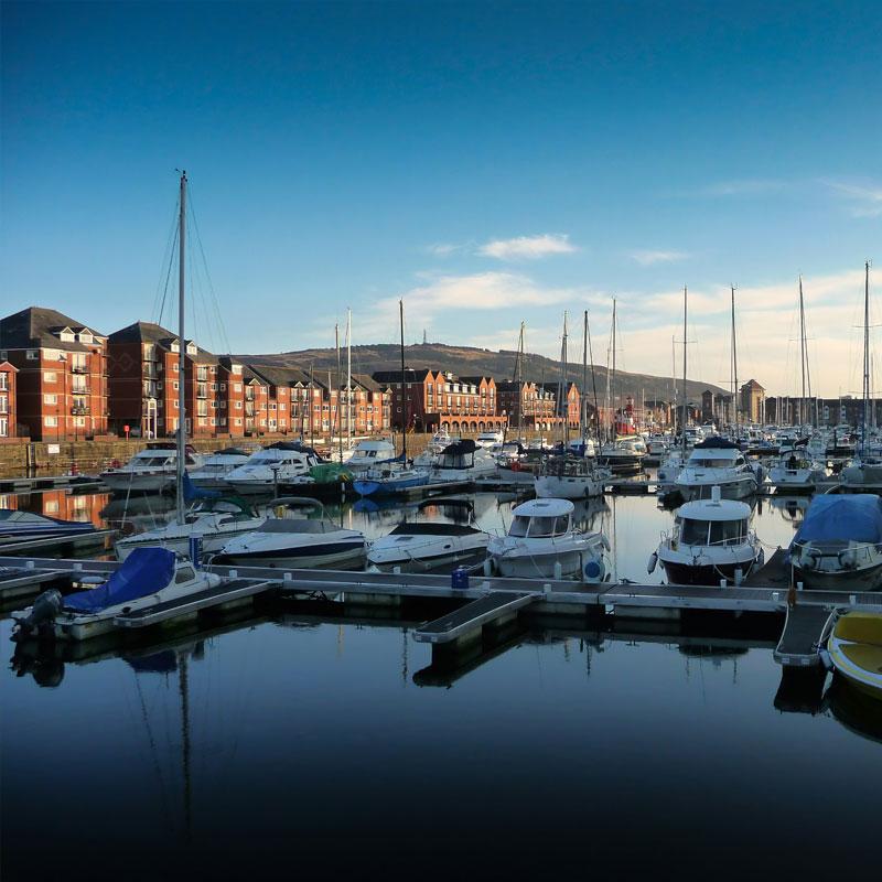 Find Large Cottages in Swansea that Sleeps 8 or More