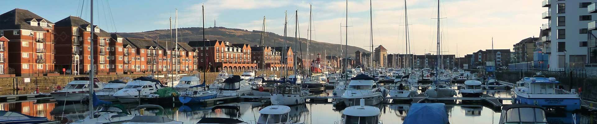 Stay in large holiday cottages in Swansea near to it's marina, city centre shopping and nearby countryside